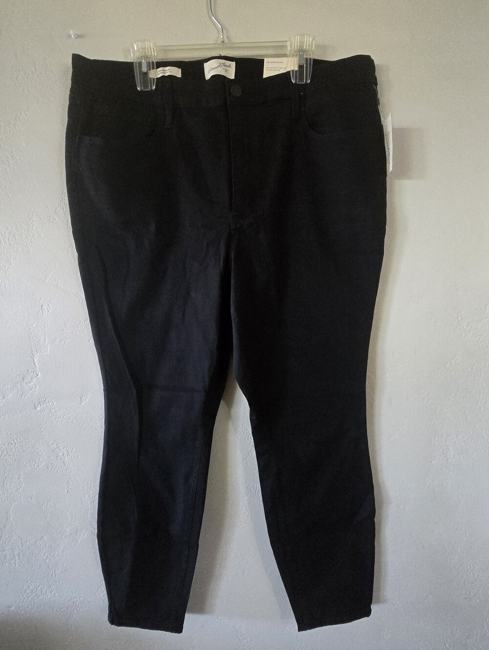 Universal Thread Black Denim High Rise Skinny Jeans, Size 20", NWT